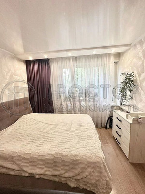 Продам двухкомнатную (2-комн.) квартиру, Перекопская ул, 21к1, Москва г