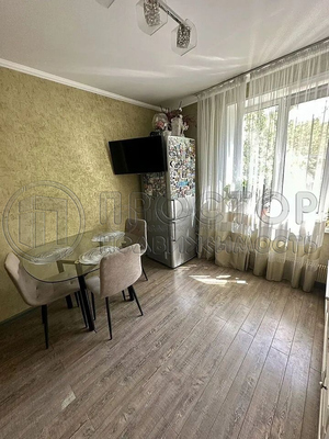 Продам двухкомнатную (2-комн.) квартиру, Перекопская ул, 21к1, Москва г