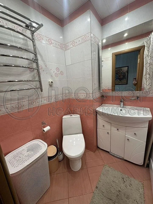 Продам двухкомнатную (2-комн.) квартиру, Перекопская ул, 21к1, Москва г