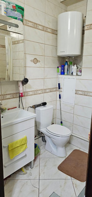 Продам трехкомнатную (3-комн.) квартиру, Казбекская ул, 13, Краснодар г