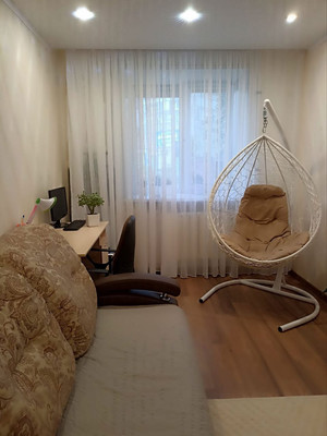 Продам двухкомнатную (2-комн.) квартиру, Чехова ул, 100, Ишим г