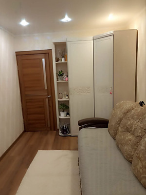 Продам двухкомнатную (2-комн.) квартиру, Чехова ул, 100, Ишим г