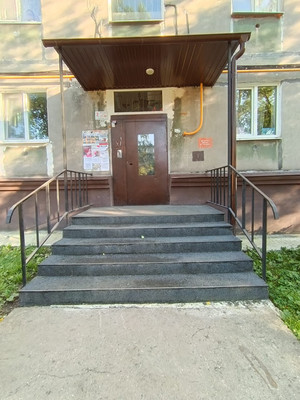 Продам двухкомнатную (2-комн.) квартиру, Ломоносова ул, 12, Нижний Тагил г