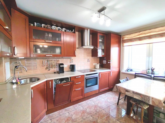 Продам трехкомнатную (3-комн.) квартиру, Молодежная ул, 7к3, Подольской машинно-испытательной станции п
