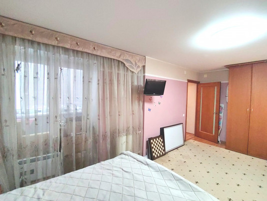 Продам трехкомнатную (3-комн.) квартиру, Молодежная ул, 7к3, Подольской машинно-испытательной станции п