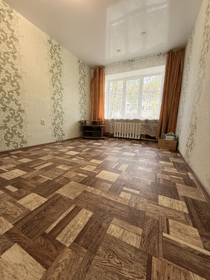 Продам двухкомнатную (2-комн.) квартиру, Коммунистическая ул, 11, Сурок п