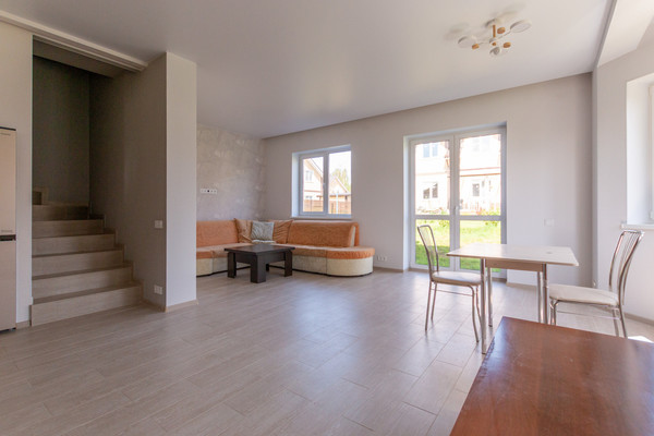 Продам таунхаус, 1-ый Солнечный проезд, 3, Вартемяги д, 0 км от города