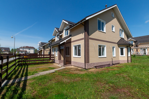 Продам таунхаус, 1-ый Солнечный проезд, 3, Вартемяги д, 0 км от города