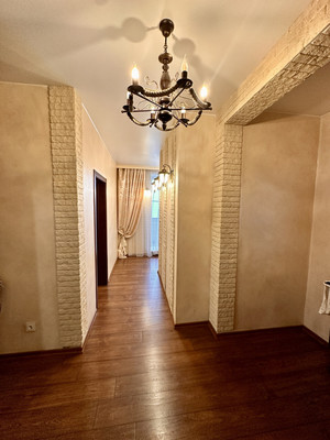 Продам трехкомнатную (3-комн.) квартиру, Ладожский б-р, 1к1, Тельмана п
