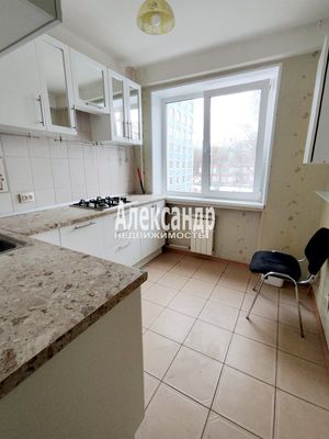 Продам двухкомнатную (2-комн.) квартиру, Учебный пер, 10к4, Санкт-Петербург г