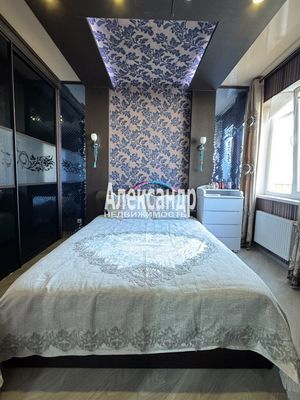 Продам трехкомнатную (3-комн.) квартиру, Вишерская ул, 22, Шушары п