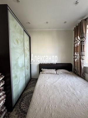 Продам трехкомнатную (3-комн.) квартиру, Вишерская ул, 22, Шушары п