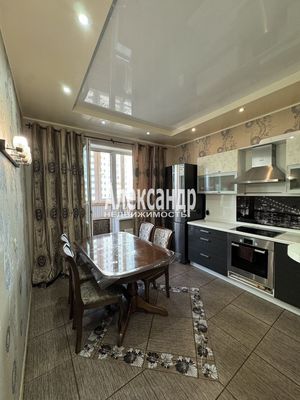 Продам трехкомнатную (3-комн.) квартиру, Вишерская ул, 22, Шушары п