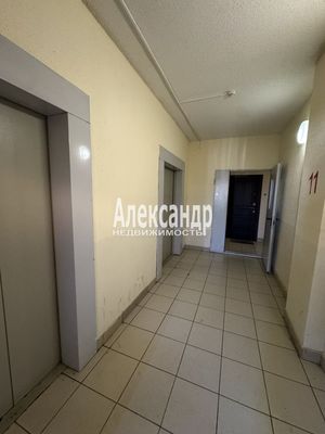 Продам трехкомнатную (3-комн.) квартиру, Вишерская ул, 22, Шушары п