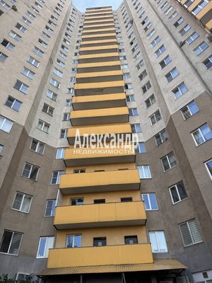 Продам трехкомнатную (3-комн.) квартиру, Вишерская ул, 22, Шушары п