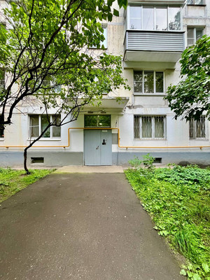 Продам двухкомнатную (2-комн.) квартиру, Снежная ул, 1, Москва г