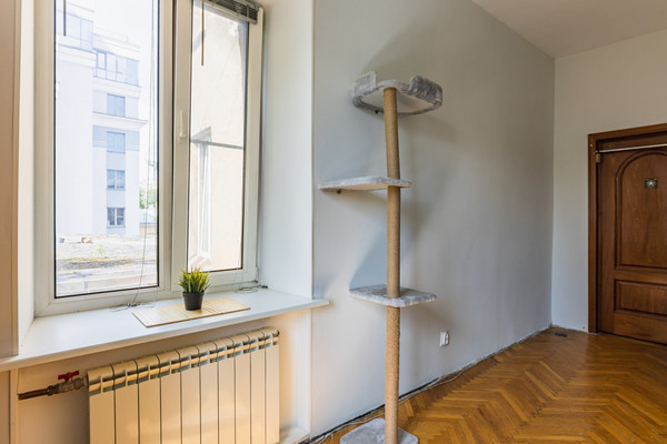 Продам трехкомнатную (3-комн.) квартиру, 9-я В.О. линия, 32А, Санкт-Петербург г