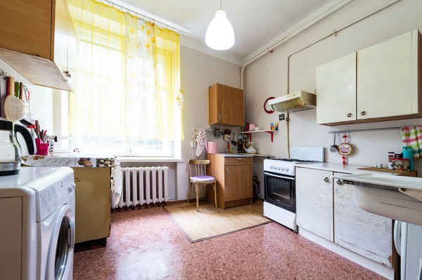 Продам комнату в 3-комн. квартире, Чёрной речки наб, 6, Санкт-Петербург г
