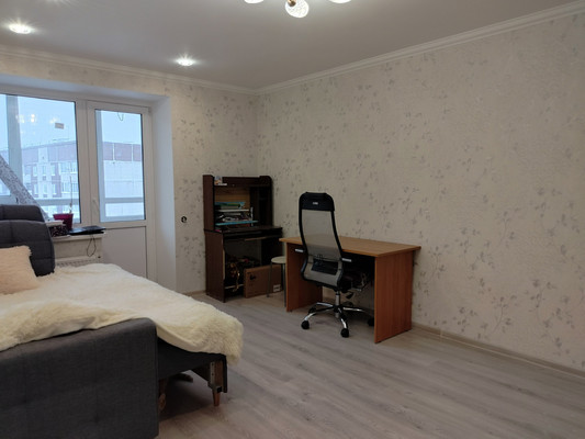 Продам трехкомнатную (3-комн.) квартиру, Садовый пер, 2к2, Рощино гп