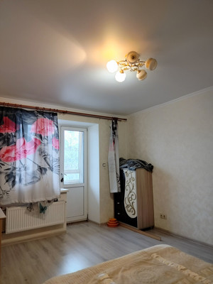 Продам трехкомнатную (3-комн.) квартиру, Садовый пер, 2к2, Рощино гп