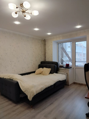 Продам трехкомнатную (3-комн.) квартиру, Садовый пер, 2к2, Рощино гп