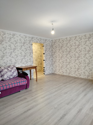 Продам трехкомнатную (3-комн.) квартиру, Садовый пер, 2к2, Рощино гп