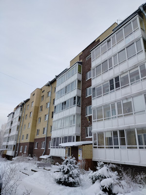 Продам трехкомнатную (3-комн.) квартиру, Садовый пер, 2к2, Рощино гп