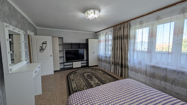 Продам трехкомнатную (3-комн.) квартиру, Бородина ул, 13/1, Иркутск г
