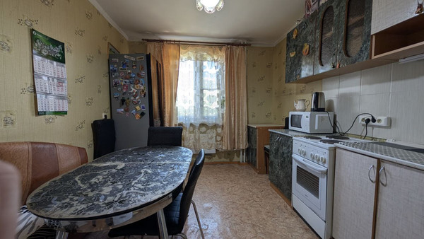 Продам трехкомнатную (3-комн.) квартиру, Бородина ул, 13/1, Иркутск г