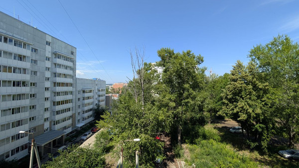 Продам трехкомнатную (3-комн.) квартиру, Бородина ул, 13/1, Иркутск г