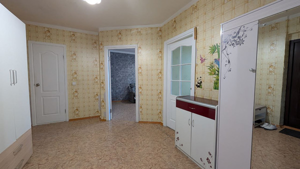 Продам трехкомнатную (3-комн.) квартиру, Бородина ул, 13/1, Иркутск г