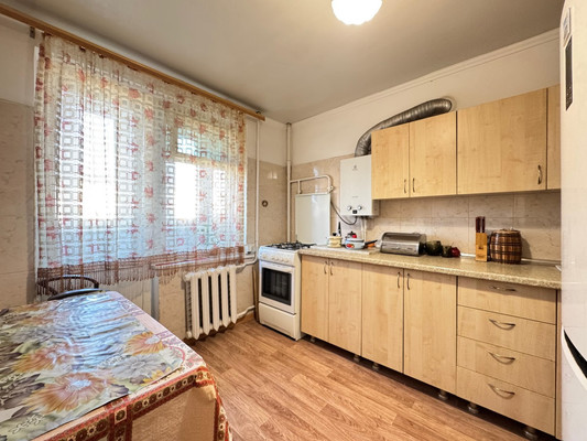 Продам трехкомнатную (3-комн.) квартиру, Кулиева пр-кт, 17, Нальчик г