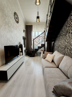 Продам двухкомнатную (2-комн.) квартиру, Всеволода Боброва ул, 25, Сестрорецк г