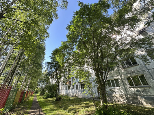 Продам двухкомнатную (2-комн.) квартиру, Загородная (Голиковка р-н) ул, 24, Петрозаводск г