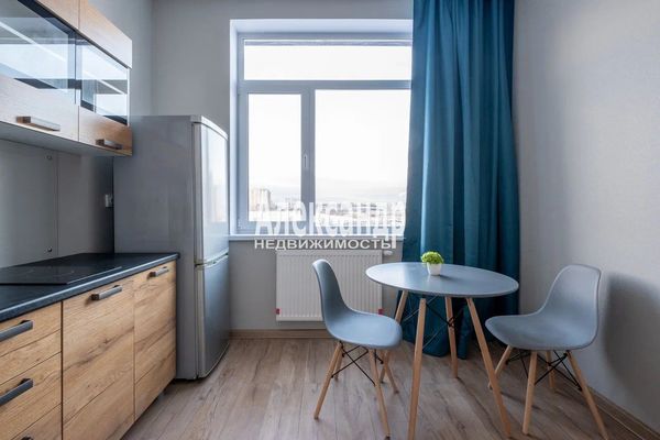 Продам однокомнатную (1-комн.) квартиру, Ручьевский пр-кт, 17к1, Мурино п