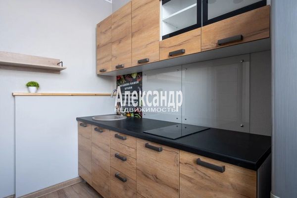 Продам однокомнатную (1-комн.) квартиру, Ручьевский пр-кт, 17к1, Мурино п