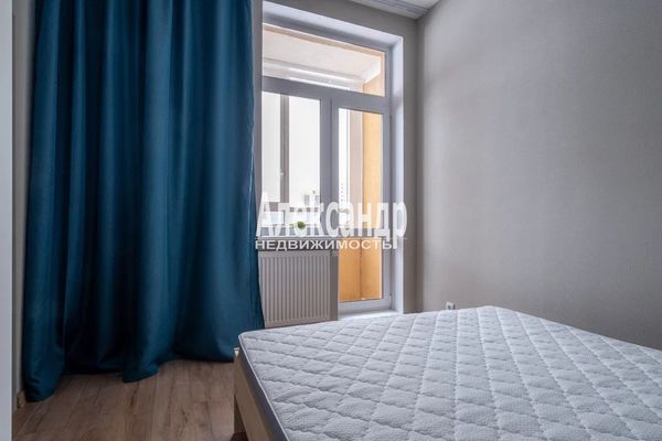 Продам однокомнатную (1-комн.) квартиру, Ручьевский пр-кт, 17к1, Мурино п