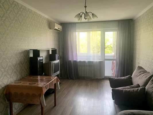Продам трехкомнатную (3-комн.) квартиру, Симферопольская ул, 26, Краснодар г
