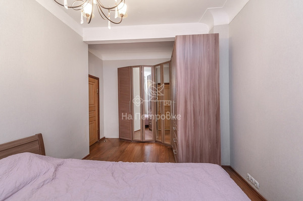 Продам трехкомнатную (3-комн.) квартиру, Павла Андреева ул, 28к6, Москва г