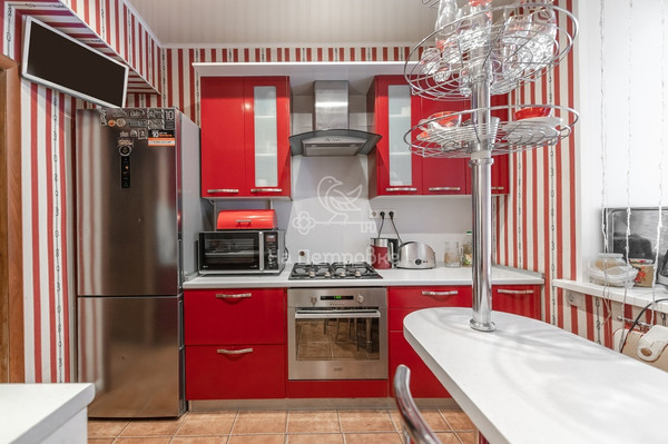 Продам трехкомнатную (3-комн.) квартиру, Павла Андреева ул, 28к6, Москва г