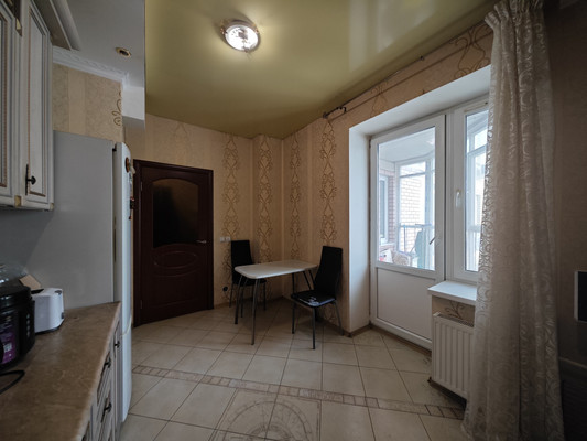 Продам двухкомнатную (2-комн.) квартиру, Сибгата Хакима ул, 43, Казань г