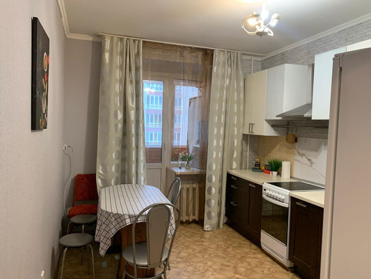 Продам двухкомнатную (2-комн.) квартиру, Чистопольская ул, 66, Казань г