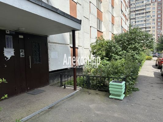 Продам трехкомнатную (3-комн.) квартиру, Приморский пр-кт, 151, Санкт-Петербург г