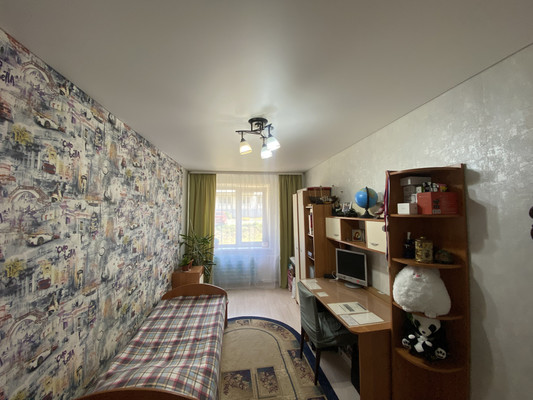 Продам трехкомнатную (3-комн.) квартиру, Дзержинского ул, 14, Воткинск г