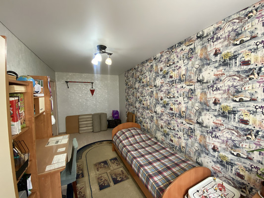Продам трехкомнатную (3-комн.) квартиру, Дзержинского ул, 14, Воткинск г