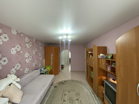 Продам трехкомнатную (3-комн.) квартиру, Дзержинского ул, 14, Воткинск г