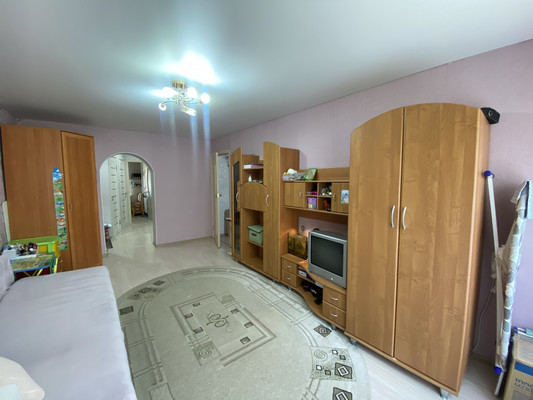 Продам трехкомнатную (3-комн.) квартиру, Дзержинского ул, 14, Воткинск г
