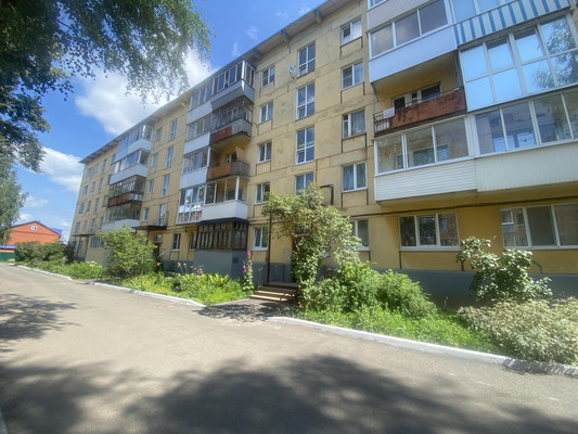 Продам трехкомнатную (3-комн.) квартиру, Дзержинского ул, 14, Воткинск г
