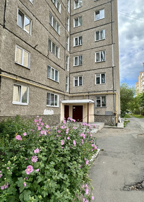 Продам многокомнатную квартиру, Зари ул, 107, Нижний Тагил г