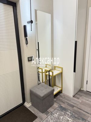 Продам однокомнатную (1-комн.) квартиру, Героев пр-кт, 18, Санкт-Петербург г